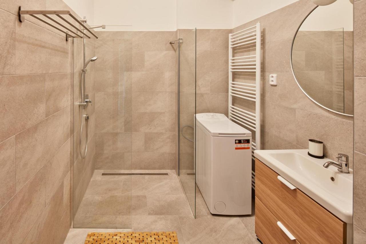 Prague Days - Spacious 3Bdr Apartment - Trendy Neighbourhood מראה חיצוני תמונה